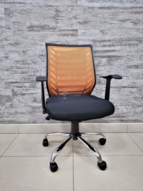 Кресло Barneo K-138 для персонала (черная ткань оранжевая сетка) в Новом Уренгое - novyy-urengoy.mebel-74.com | фото